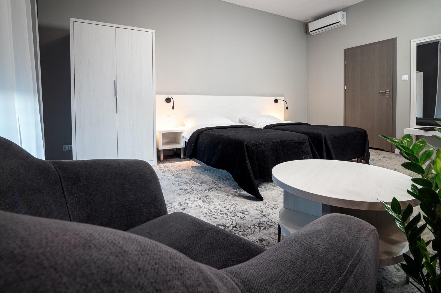 Gostyń Hotel Absolwent מראה חיצוני תמונה