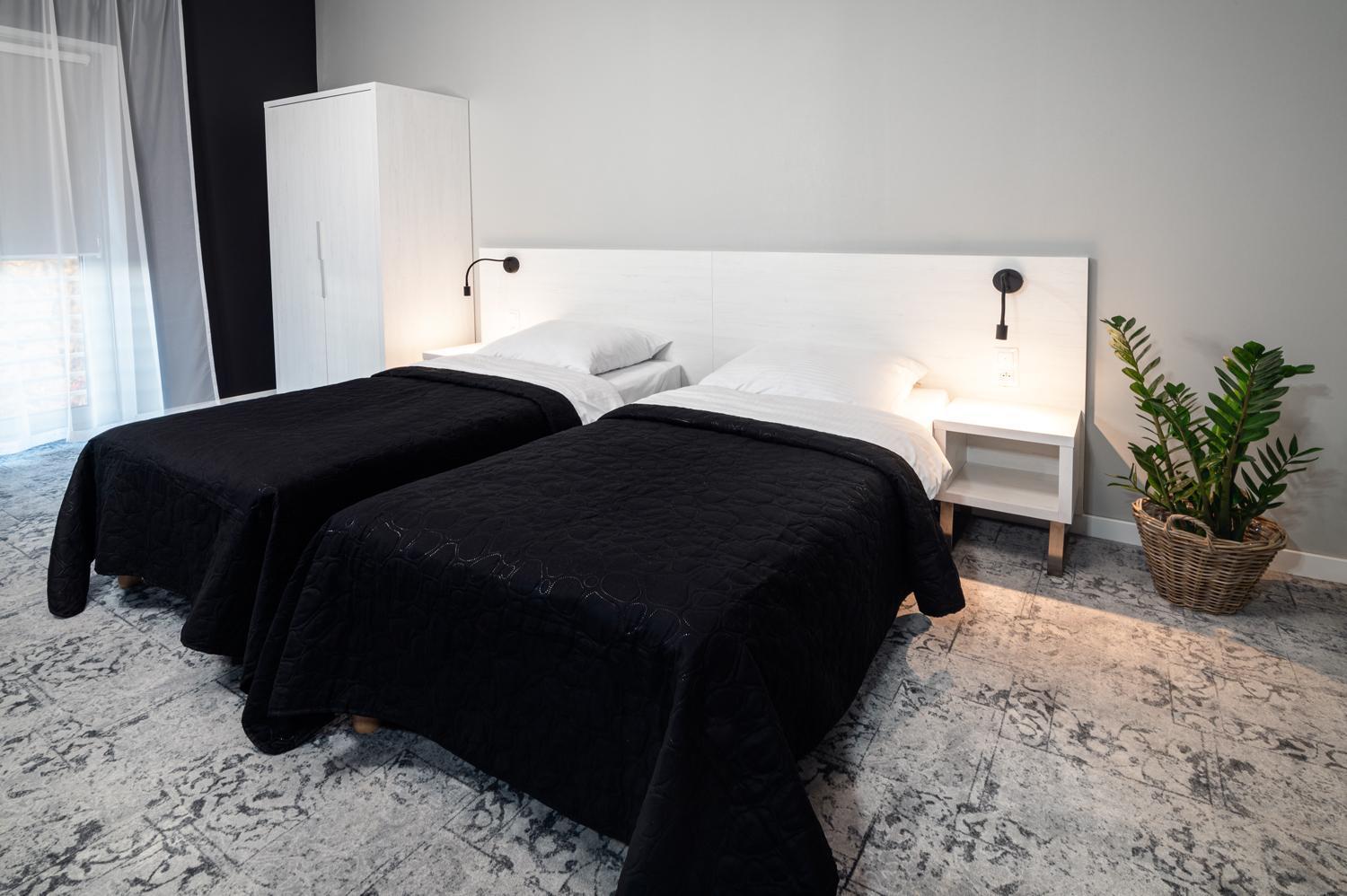 Gostyń Hotel Absolwent מראה חיצוני תמונה