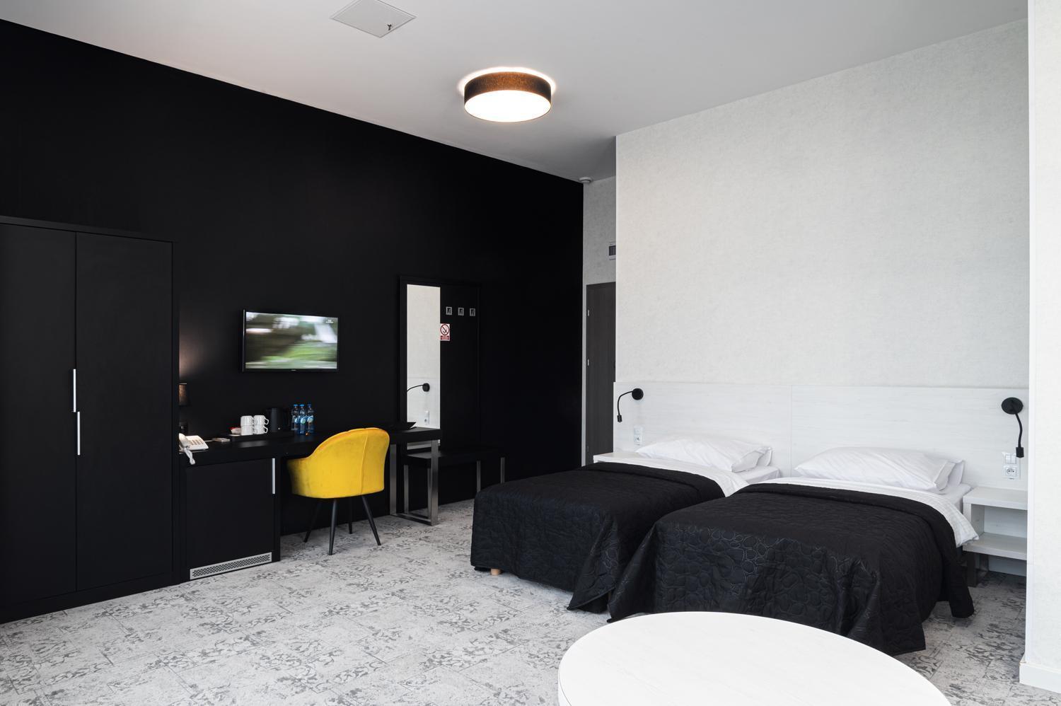 Gostyń Hotel Absolwent מראה חיצוני תמונה