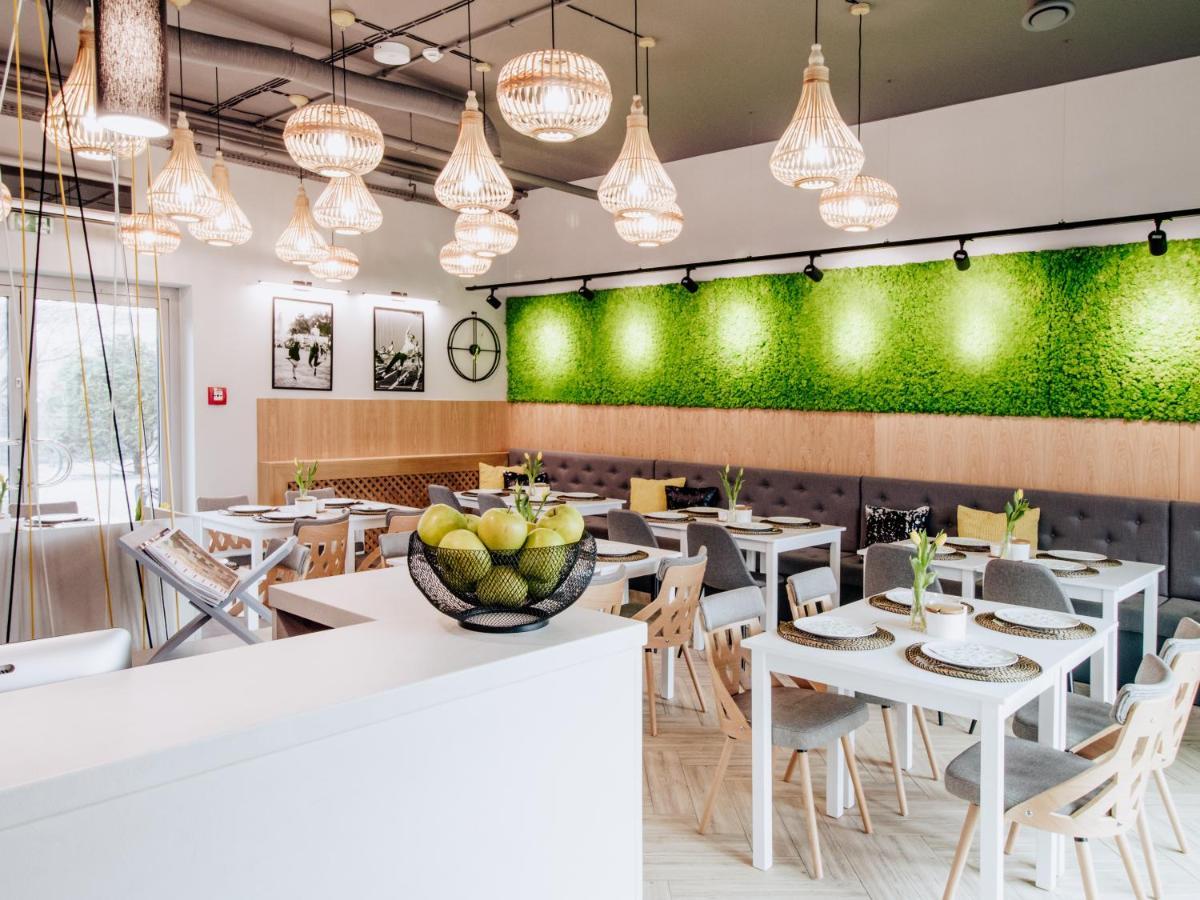 Gostyń Hotel Absolwent מראה חיצוני תמונה